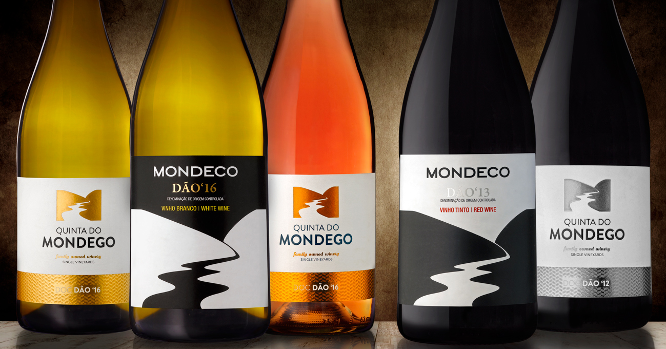 <p>R&oacute;tulos para as garrafas de vinho<br />
Quinta do Mondego</p>
